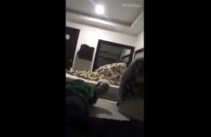 Singando delante de los amigos vídeo porno