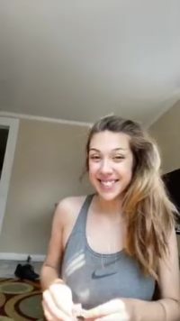 Teen showing her tits after workout on periscope