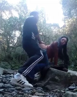 Puta amateur en doggystyle pidiendo leche
