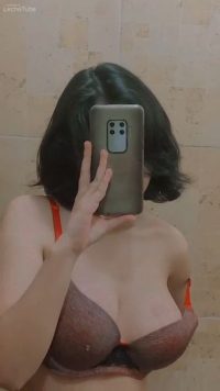 Naked busty girlfriend