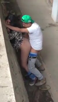 Estudiantes teniendo sexo en la USAC Xvideos al aire libre xxx