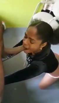 Joven dominicana pegando cuerno porno latino dominican