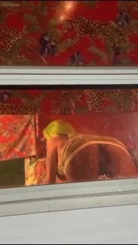 Artista Urbana Yailin la Más Viral es sorprendida desnuda por los fanaticos