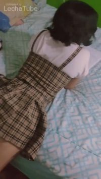 Colegiala Con El Uniforme Puesto Su Tío La Coge duro video xxx