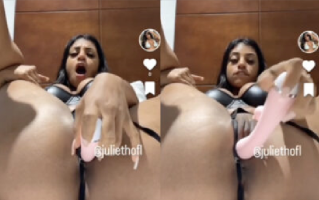 Julieth Diaz La tiktoker colombiana masturbandose para sus clientes