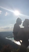 Video porno sera este El Doctorcito singando en las montañas