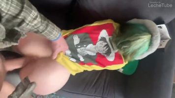 Otaku Leyendo Manga Tuve que Meter Mi Polla en su apretado culo