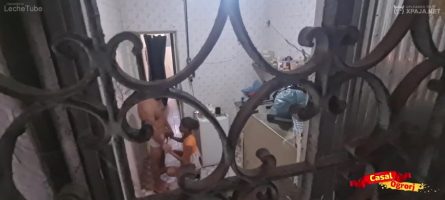 Cámara oculta revela un padrastro follandose a la hijastra