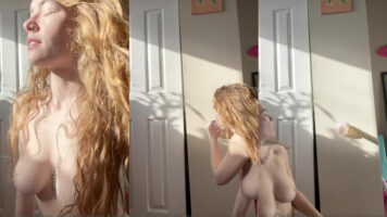 Giaannavip Impales Her Pink Pussy On A Dildo