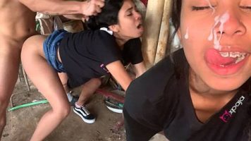 Sexo con adolescente flaca en casa abandonada realmente follamos