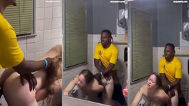 Branquinha Foda Com Negro No Banheiro