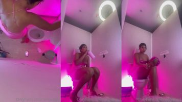 Annabgo Fucking With A Stranger In The Bathroom