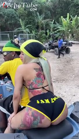 Cardi B haciendo twerk xxx