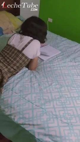 Cogida Dura a Pequeña e Inocente Colegiala Con El Uniforme