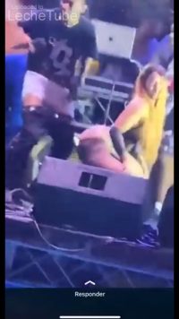 El bachatero Eudis El Invencible se sacó el guebo en tarima queria singar con la bailarina