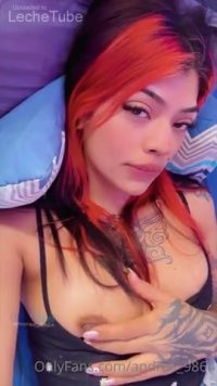 Andrea jovencita latina en pajas