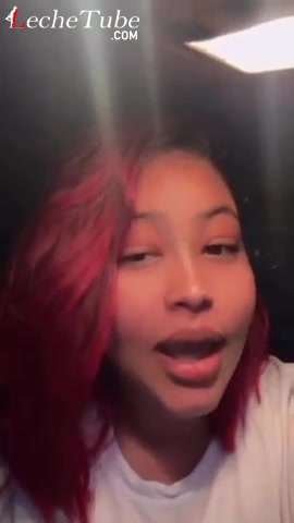 La china de Santana Barber Shop se promociona en lechetube porno xxx