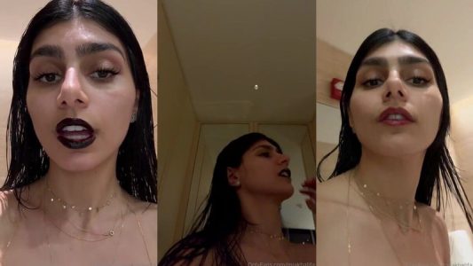 Naked Mia Khalifa Chatting In Livestream